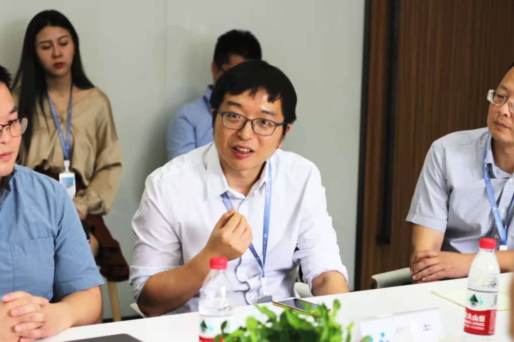 995.webp.jpg 995.webp.jpg